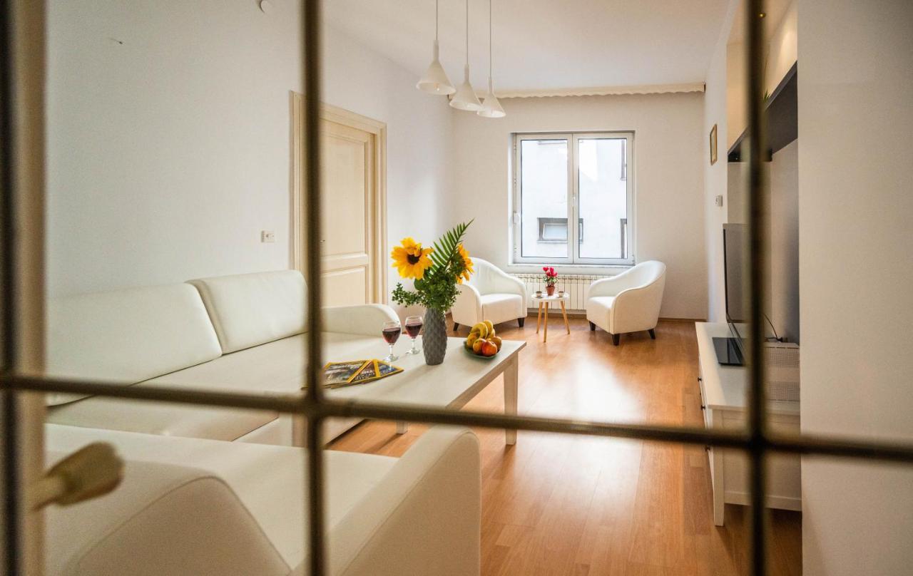 Bright And Modern 1Bdr Apartment In The Center SJJ Esterno foto