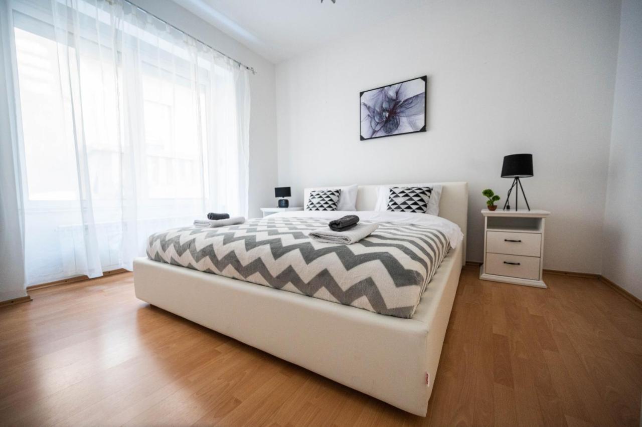 Bright And Modern 1Bdr Apartment In The Center SJJ Esterno foto