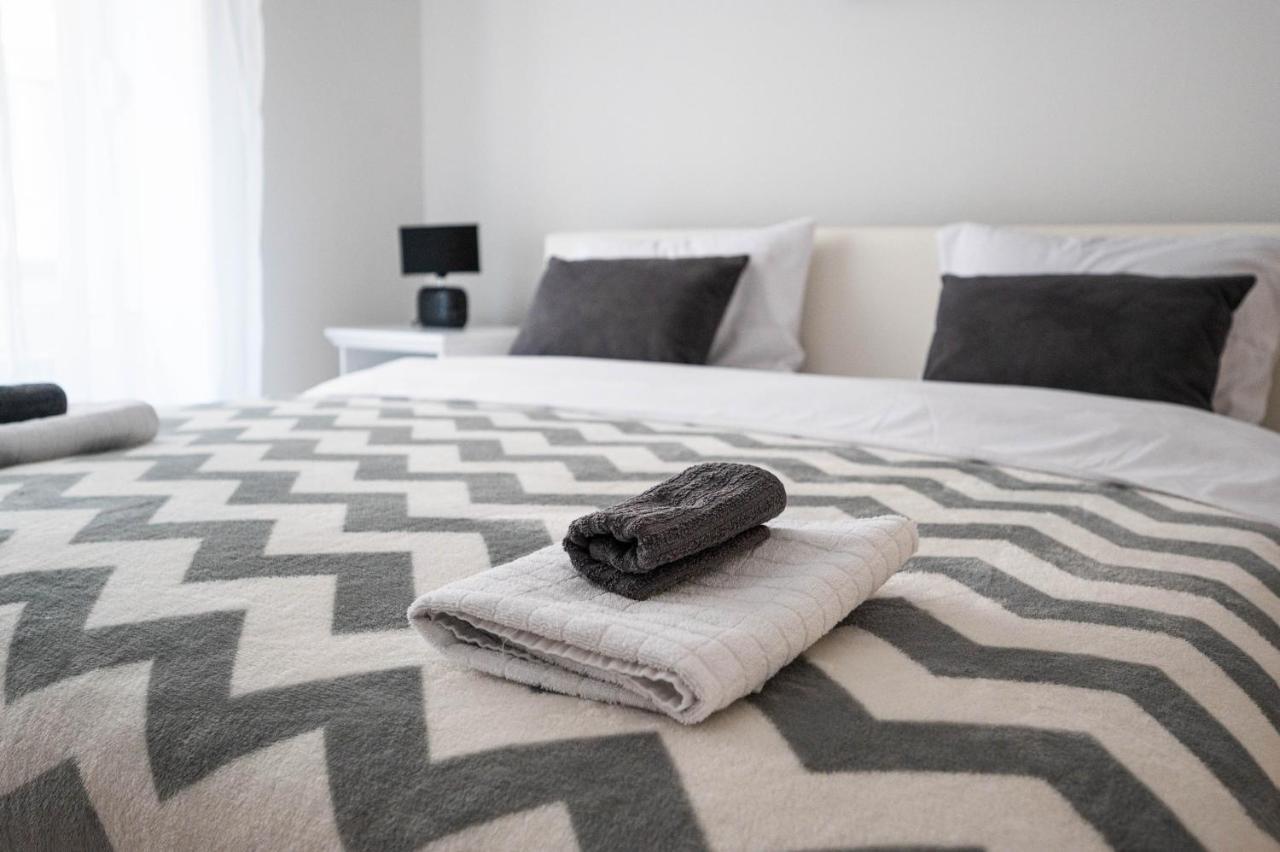 Bright And Modern 1Bdr Apartment In The Center SJJ Esterno foto