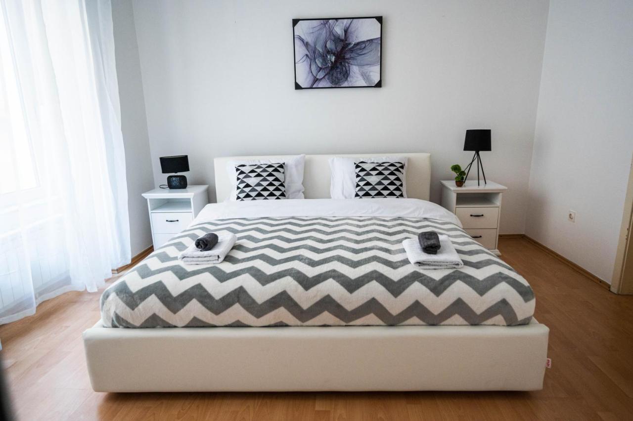 Bright And Modern 1Bdr Apartment In The Center SJJ Esterno foto