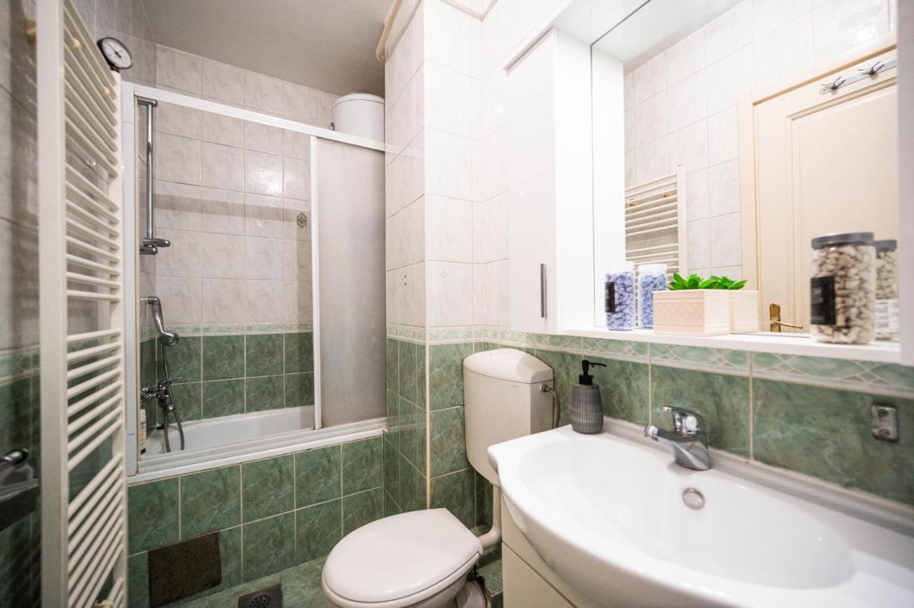 Bright And Modern 1Bdr Apartment In The Center SJJ Esterno foto